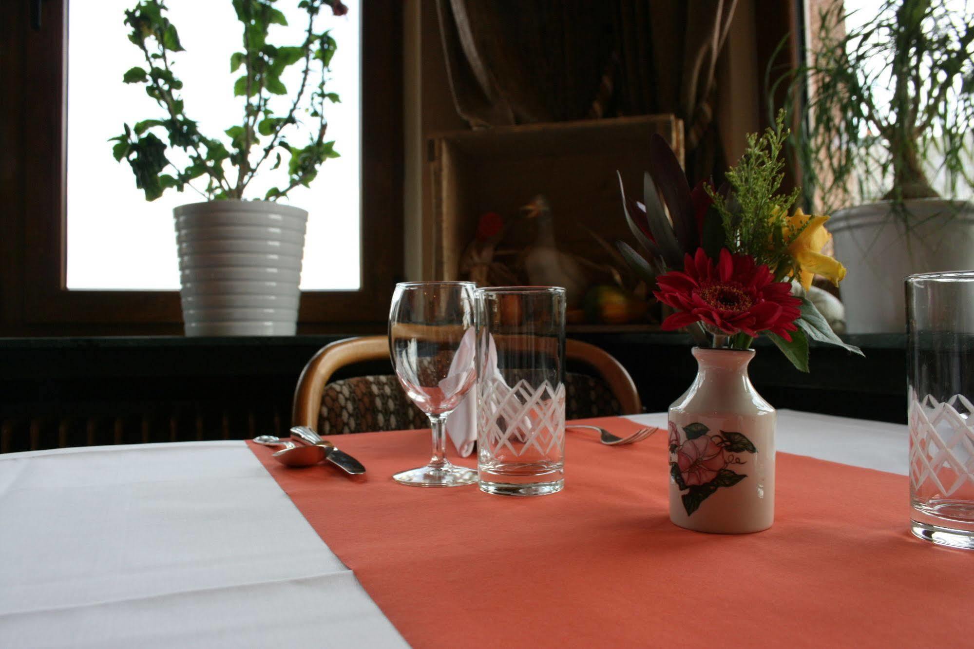 Hotel Restaurant Braas Esch-sur-Sure Ngoại thất bức ảnh